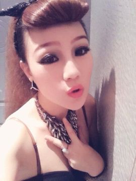 玲子520主播照片