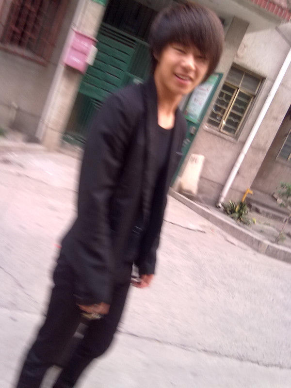 比绿砖还绿的男人的主播照片