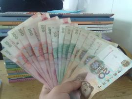 我是何小贱主播照片