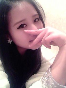 嗯哼Joan主播照片