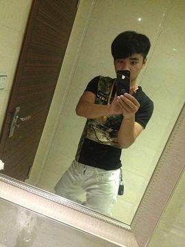 拿枪打蚂蚁哦主播照片