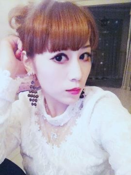 雨霏女王主播照片