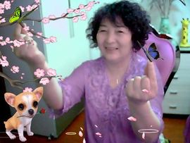 丑奶奶主播照片