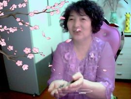 丑奶奶主播照片