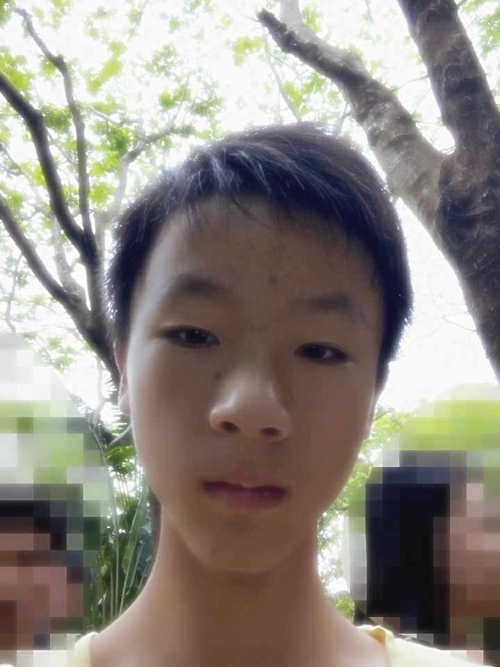 1525363592的主播照片