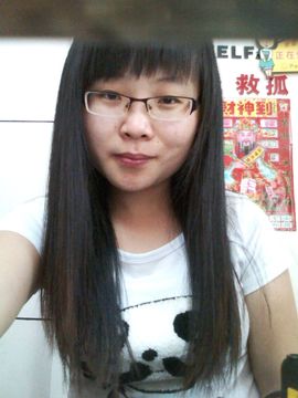 叶彩莲主播照片