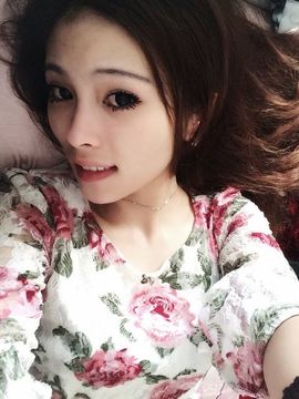 Y思雅主播照片
