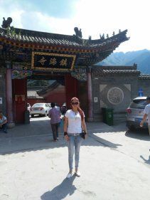 姐不狠站不稳主播照片