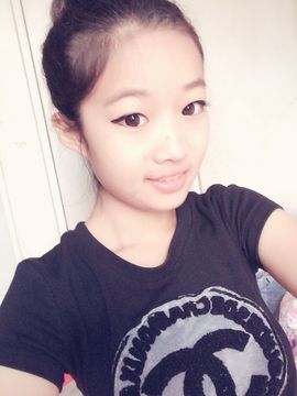 SMILE^^泡小错主播照片