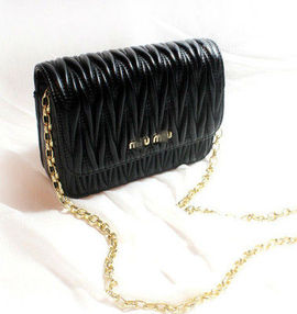 余霜玲主播照片