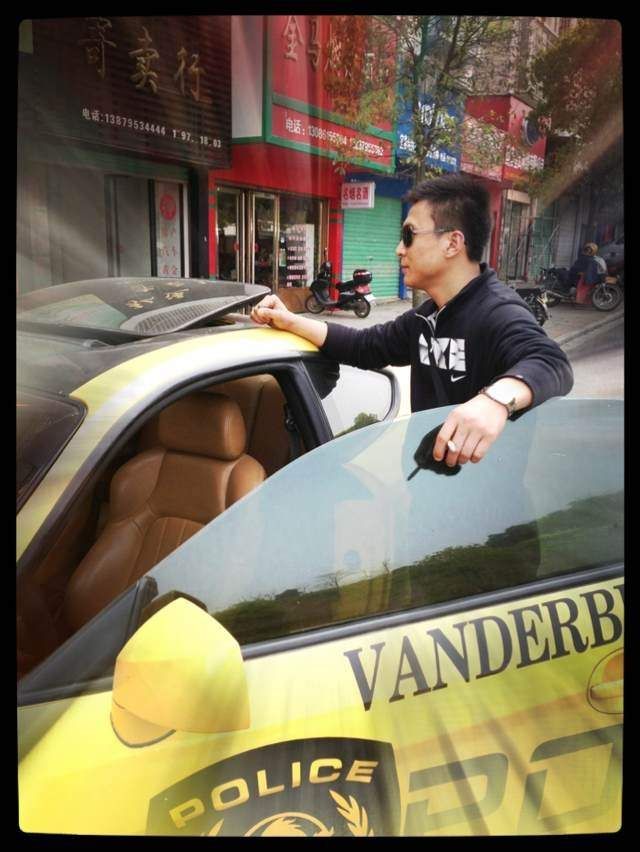 铜鼓九鼎精品二手车行的主播照片