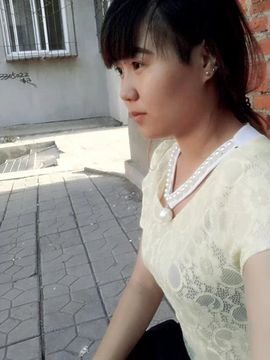 筱艺丶狠拽主播照片