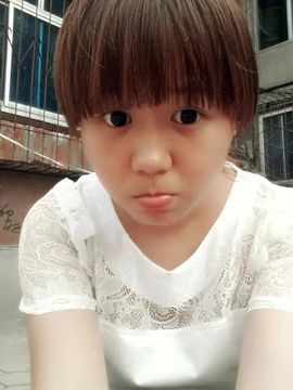 筱艺丶狠拽主播照片