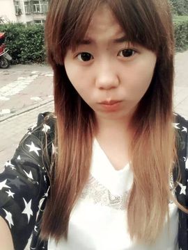 筱艺丶狠拽主播照片