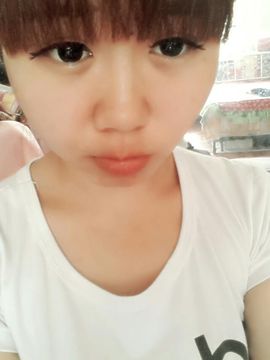 筱艺丶狠拽主播照片