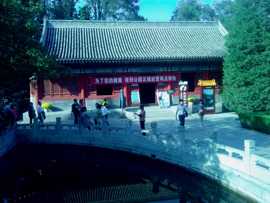 玉龙文华五度传媒主播照片