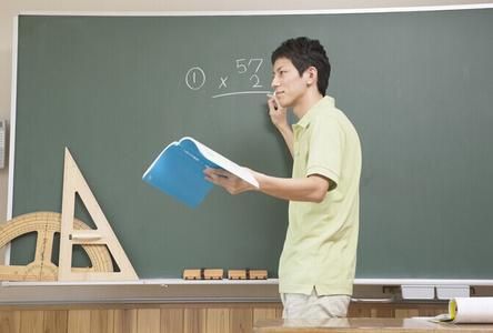 明田二十欣的主播照片