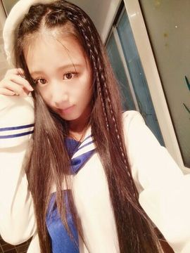 嗯哼Joan主播照片