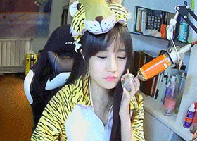 8秒贺偶然哥神・゜♡的图片