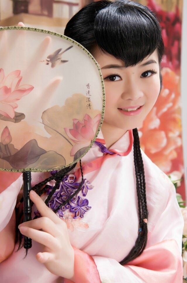 小花开半夏的主播照片