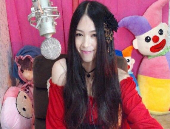 小七、坏姐姐的主播照片