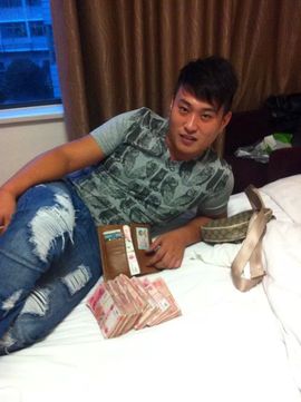 冰哥&amp;王子主播照片