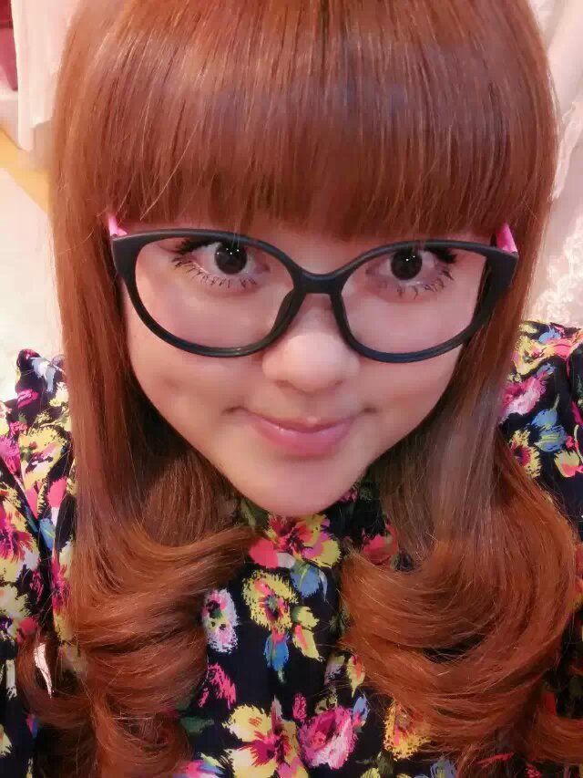 小瓶盖あい莹莹♥`主播照片