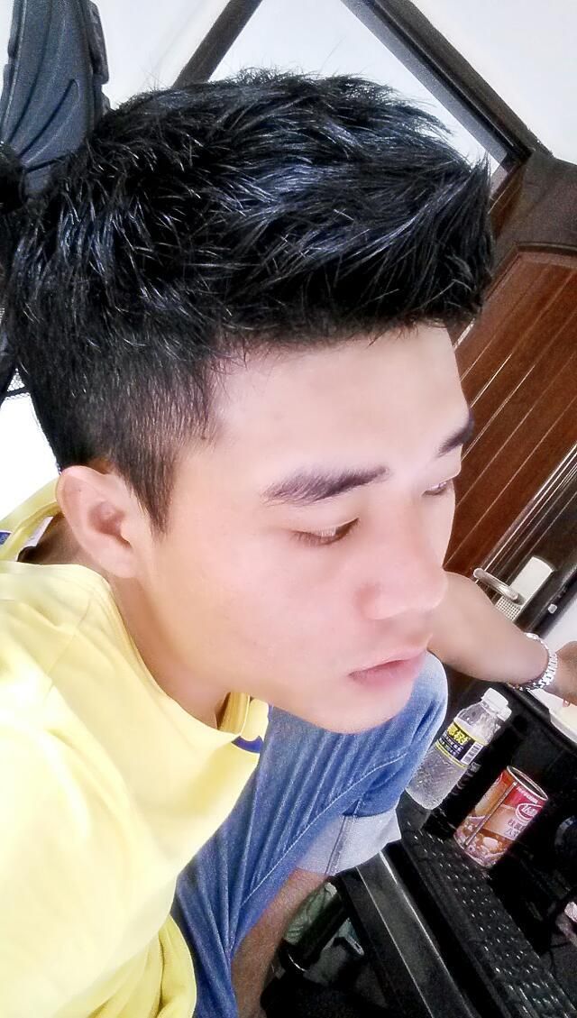海南小少少主播照片