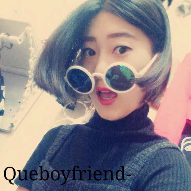 小小依0302主播照片