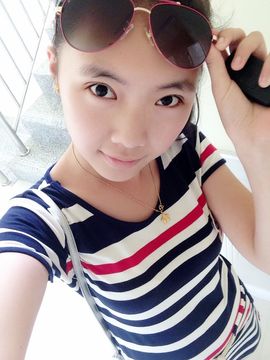 嘉宝卖翡翠主播照片