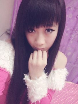 艺校小美主播照片