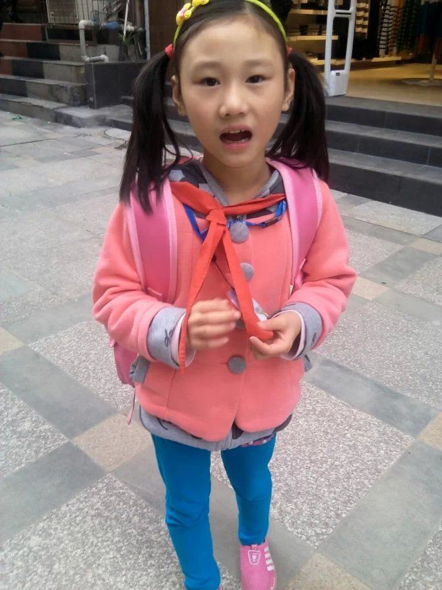 七岁女孩徐可儿的主播照片