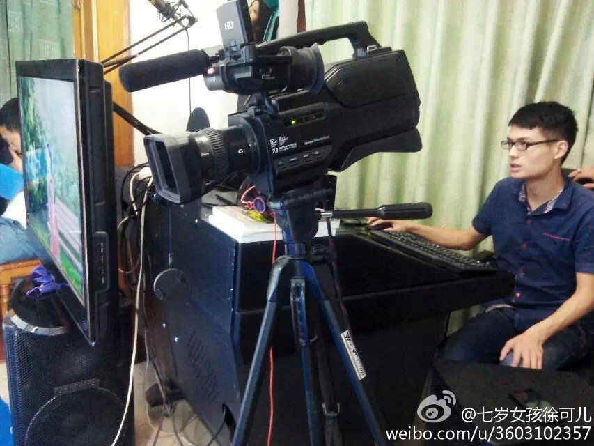 七岁女孩徐可儿的主播照片