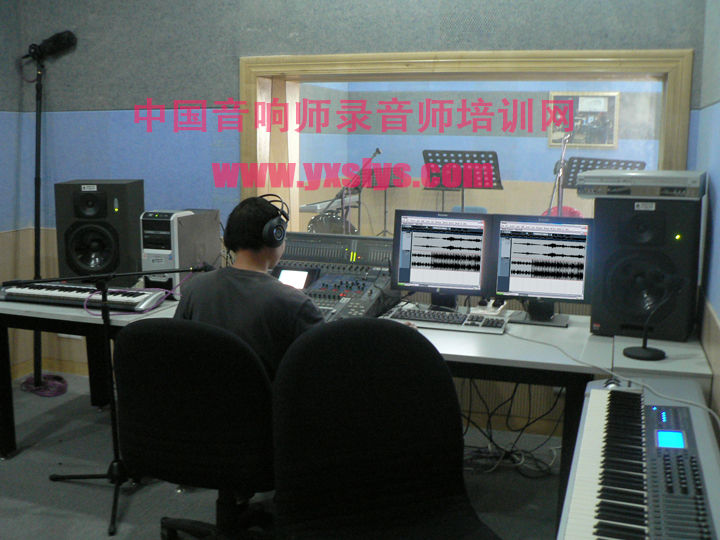 音响师录音师培训的主播照片