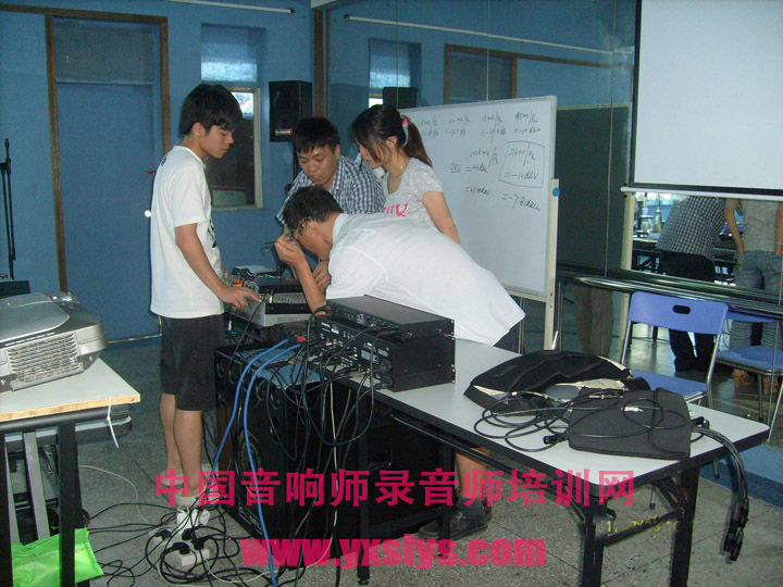 音响师录音师培训的主播照片