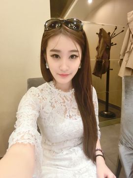 白妹yiiiღ主播照片