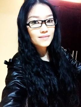 紫诺吖主播照片