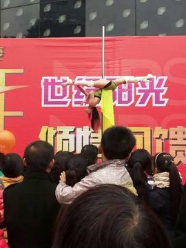 婲香小倩钢管舞主播照片