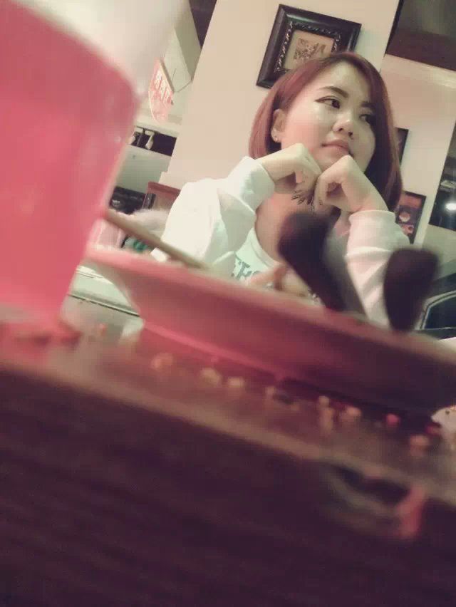 演员媛妮主播照片