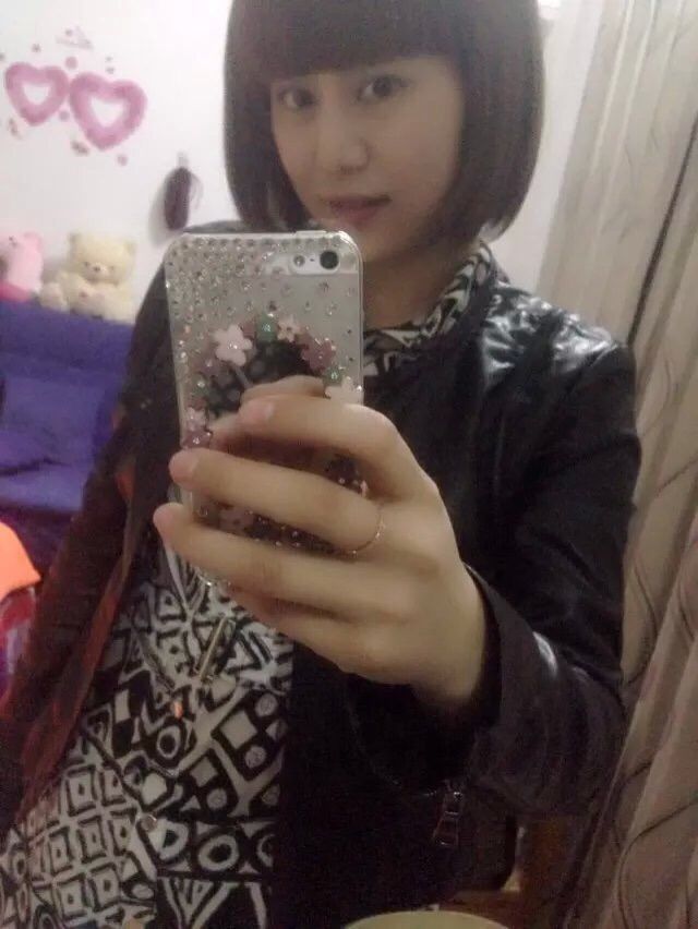 ℡紅唇“的主播照片