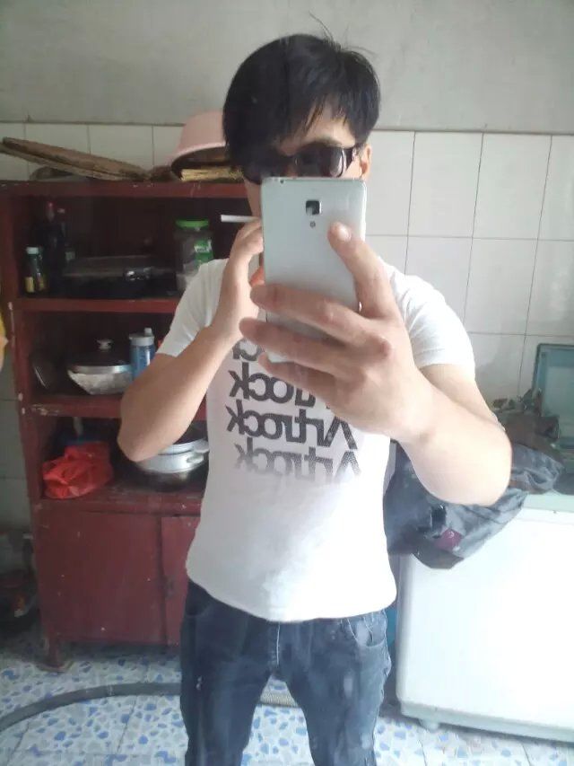 ____╭ァ小恒主播照片