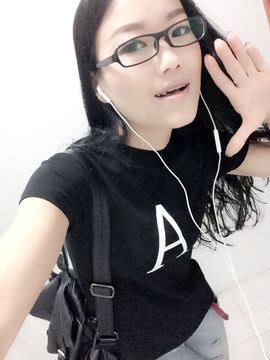 紫诺吖主播照片