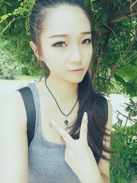 暴走桃子主播照片
