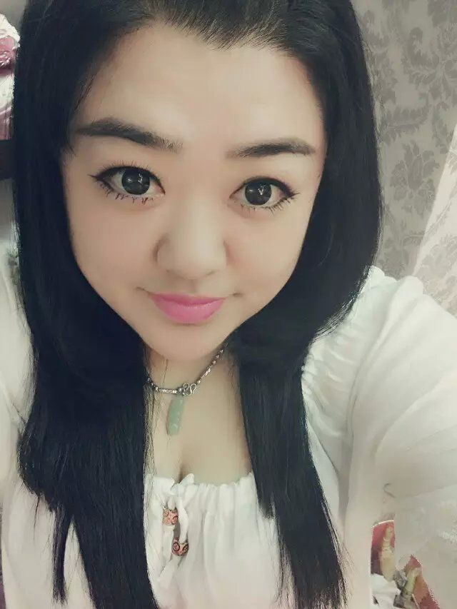小瓶盖あい莹莹♥`主播照片
