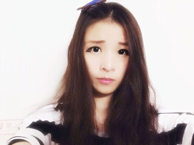 小四~~~的主播海报