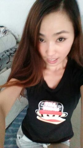 淡抹、烟熏妆主播照片