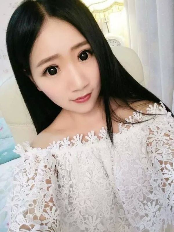 梦児b的主播海报