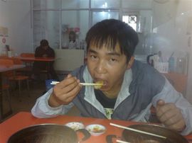 暴发户龙哥主播照片