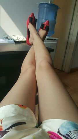 王佳佳是个大美女主播照片