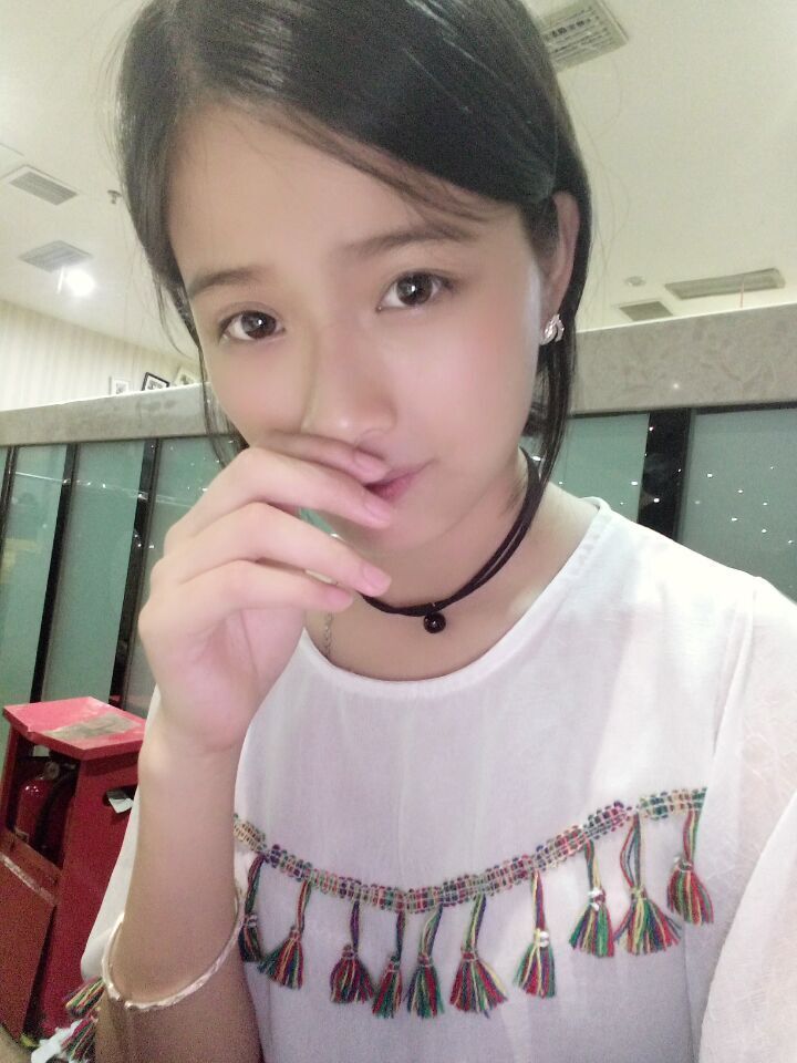 阿七小公举主播照片